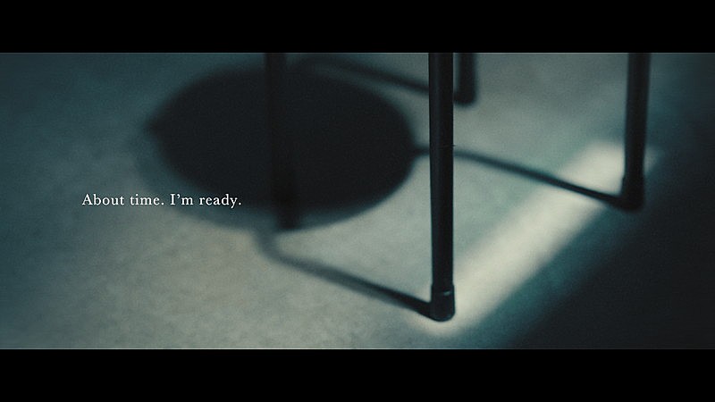 Cuegee（SUPER★DRAGON・松村和哉）の“いつもの生活”が「About time. I'm ready.」MVに