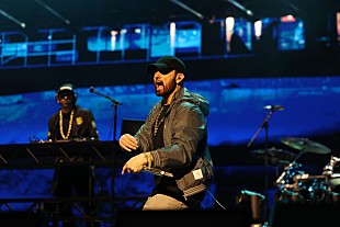 「エミネム、アダム・サンドラー最新映画カメオ出演シーンの未公開映像を共有」