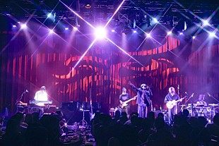 「＜ライブレポート＞DURDN、初のビルボードライブで見せた“今”──温もりと躍動が交差した一夜」