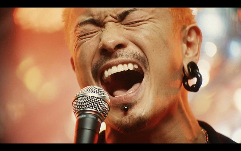 「WANIMA、夏の光を閉じ込めた「トビウオ」MV公開」1枚目/3