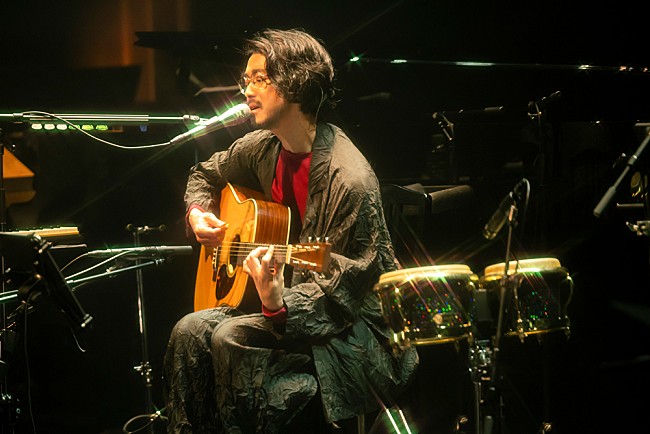 「＜ライブレポート＞全国ホールツアーを経て、大橋トリオ流アンプラグドで魅せた【our gold After party”】　最新作『MONO-POLY』の楽曲も披露」1枚目/12