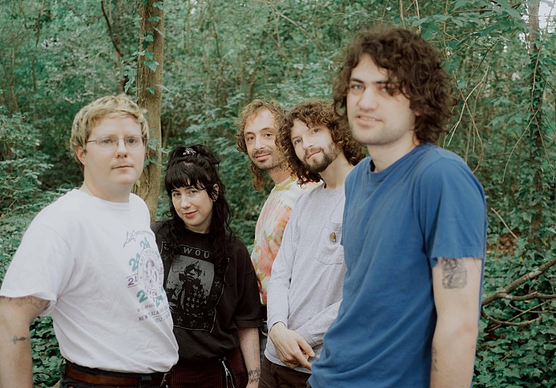 ウェンズデイ、新曲「Bitter Everyday」MV公開