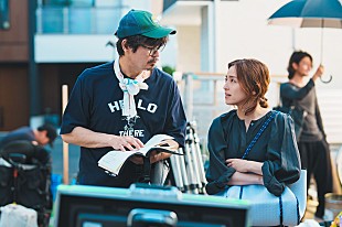 「「こんばんは、朝山家です。」「文句ばかり言ってても朝子（中村アン）は情が深い」「賢太（小澤征悦）の方がまともなことを言ってると思うこともある」」