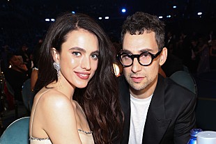 「ジャック・アントノフ、妻マーガレット・クアリー出演映画『Honey Don’t!』サントラを手がける」