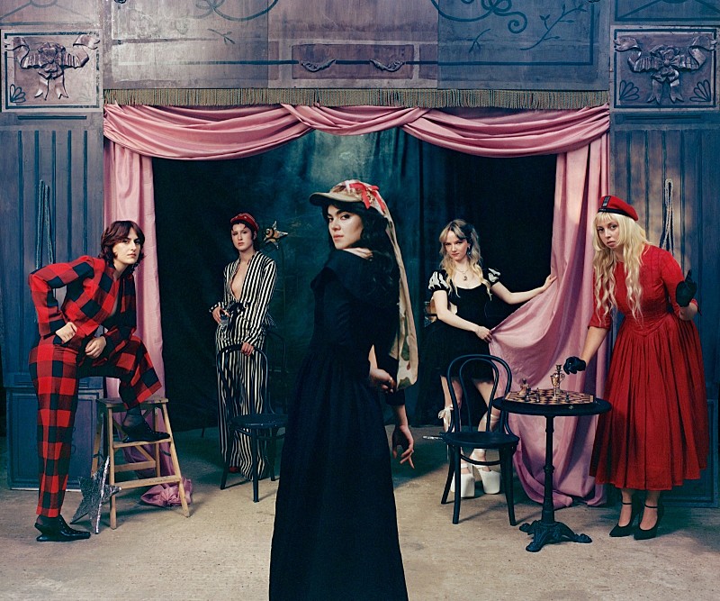 ザ・ラスト・ディナー・パーティー、2ndアルバム『フロム・ザ・パイアー』国内盤発売決定 