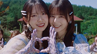 「日向坂46、金村美玖＆小坂菜緒が「お願いバッハ！」MVで優美にペアダンス」