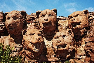 「MAN WITH A MISSION、バンド結成15周年の”焼肉の日”に新曲サプライズ配信」