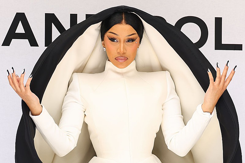 カーディ・B、最近“政治についてずっと黙っていた”理由を説明