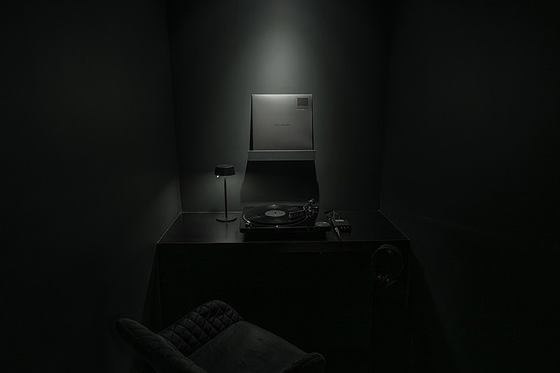 「「BLACK RECORDS」」3枚目/12