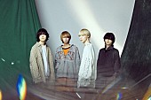 「TRACK15、新曲「月」は夏の終わりと秋の訪れを感じさせるサウンドのロックバラード」1枚目/2