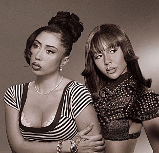 「カリ・ウチス、最新ALのDX版『シンシアリー：P.S.』よりマライア・ザ・サイエンティストとのコラボ解禁」