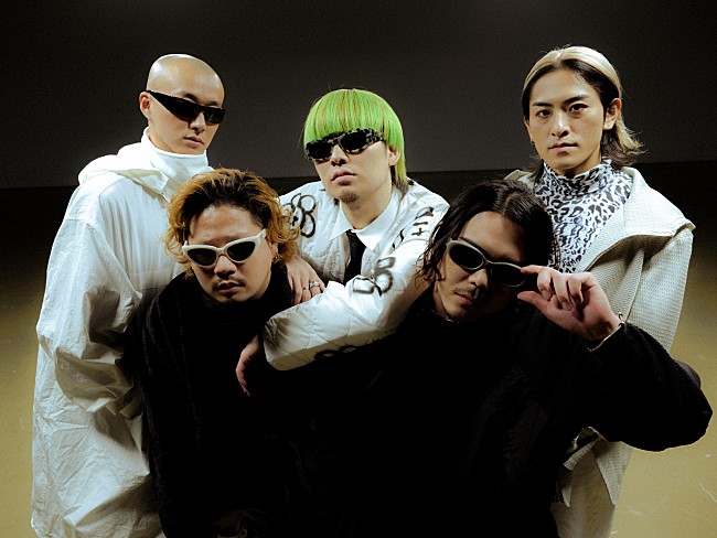 「Kroi、TVアニメ『SAKAMOTO DAYS』オープニング・テーマ「Method」のライブ映像を初公開」1枚目/2