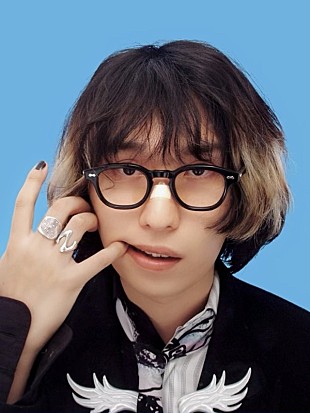 「Mega Shinnosuke、崎山蒼志／オカモトレイジ／小林私／えびちゅうメンバーらと「ごはん食べヨ」MVでごはん」