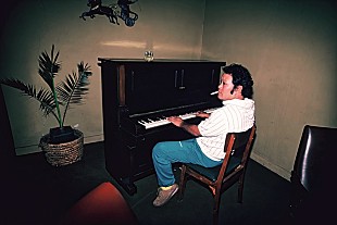 「西田敏行「もしもピアノが弾けたなら」初の公式MVが完成、貴重な蔵出し写真をもとに制作」