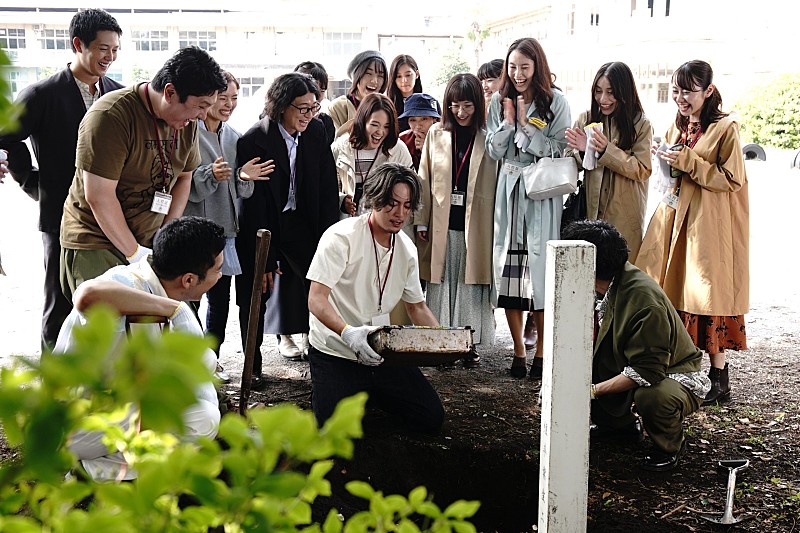 「「良いこと悪いこと」“同級生の不審死”に早くも考察集まる 「犯人予想は元担任」「森のくまさんの替え歌が不気味」」1枚目/1