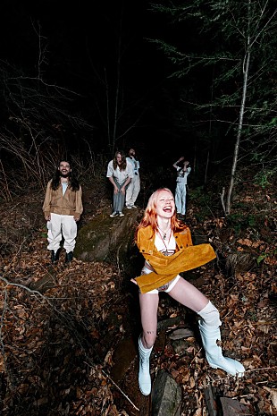 「ウェット・レッグ、「mangetout」MV＆『Live on KEXP』パフォーマンス映像公開」