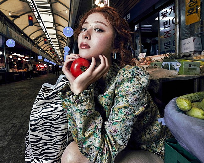 「HUH YUNJIN」6枚目/8