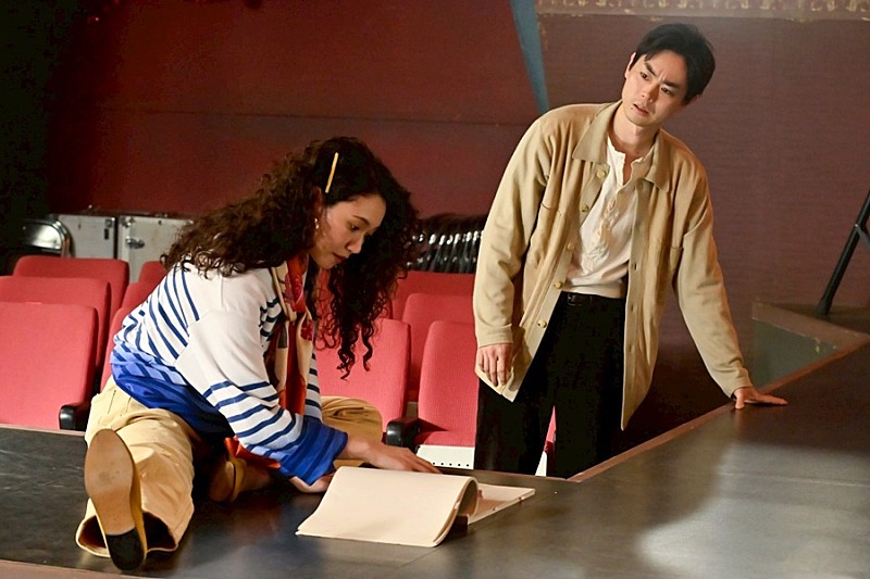 「「もしもこの世が舞台なら、楽屋はどこにあるのだろう」「舞台っぽいドラマだけど慣れてくるとどハマりする」「小さな声でしかせりふが読めないトニ－（市原隼人）に持っていかれた」」1枚目/1