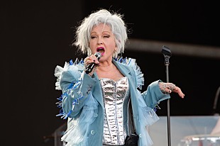 「シンディ・ローパー、涙したグレイシー・エイブラムスの楽曲を明かす」