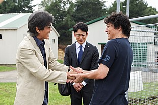 「「ザ・ロイヤルファミリ－」「早くもクライマックス状態。毎回こんなレ－スを見せられたらやばい」「人間以上に馬たちの好演が光る」」