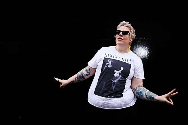 「ザ・ブレスド・マドンナ
Photo by Eva Pentel」3枚目/3