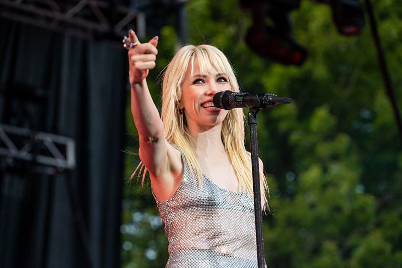 カーリー・レイ・ジェプセン、音楽プロデューサーのコール・M.G.N.と結婚「この魔法に感謝」