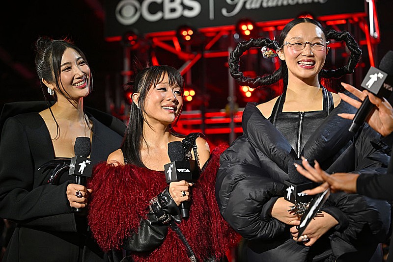 「HUNTR/X、悪魔退治の心得を明かす「悪魔に恋しちゃダメ」」1枚目/1