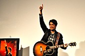 「吉田栄作が「ハングリ－・ハ－ト」を弾き語りで披露　『スプリングスティ－ン 孤独のハイウェイ』公開直前イベント」1枚目/1