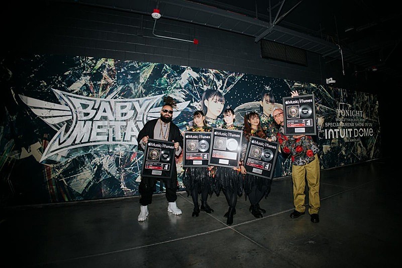 BABYMETAL＆ファイヴ・フィンガー・デス・パンチ、米ビルボードのメインストリーム・ロック・エアプレイ・チャートで歴史的な1位