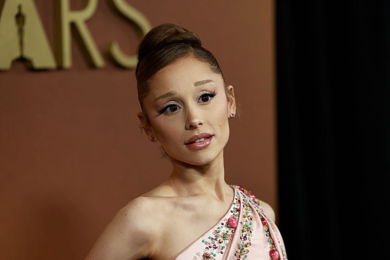 アリアナ・グランデ、映画『ミート・ザ・ペアレンツ』最新作の役作りに亡き祖母が影響したと明かす