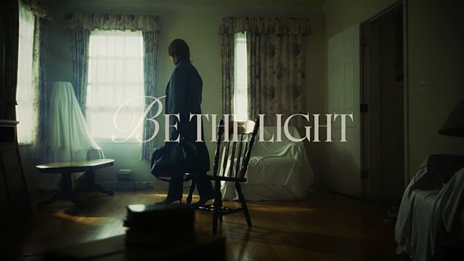 「氷川きよし、“これからも歌で光を”という想いを込めた「BE THE LIGHT」MV公開」1枚目/5