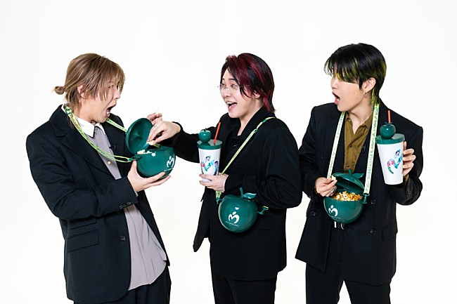 「ライブフィルム『MGA MAGICAL 10 YEARS ANNIVERSARY LIVE ～FJORD～ ON SCREEN』
ドキュメンタリー『MGA MAGICAL 10 YEARS DOCUMENTARY FILM ～THE ORIGIN～』
コンセッション商品」2枚目/6