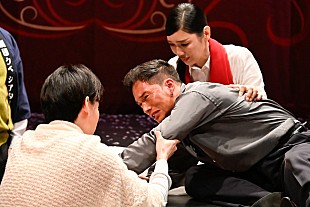 「「もしもこの世が舞台なら、楽屋はどこにあるのだろう」「小栗旬の『蜷川です』で大爆笑」「トニ－（市原隼人）に真の役者魂を見て胸が熱くなった」」