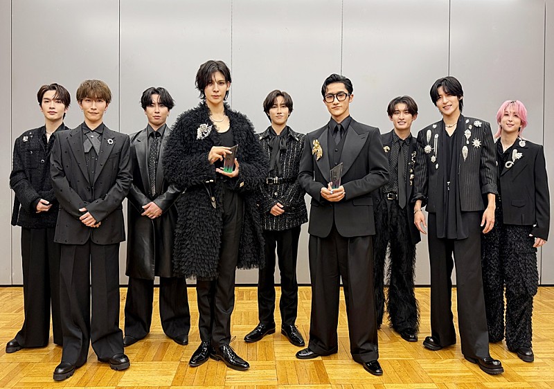 「【ビルボード 2025年 年間Top Albums Sales】Snow Manがミリオンを2作叩き出し、1位&2位を独占(コメントあり)」1枚目/1