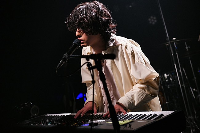 「OSHIKIKEIGO、“最前線へと躍り出る”初ワンマンライブ【BOARDING PASS】開催　未発表曲も披露」1枚目/6