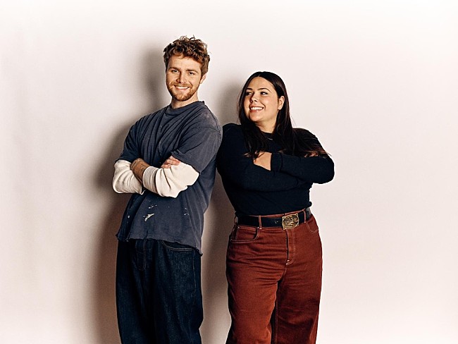 「アレックス・ウォーレン、ジジ・ペレスをゲストに迎えた「エタニティー」の新ver.公開」1枚目/2