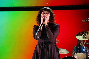 「デイヴ・グロールの娘ヴァイオレット、デビュー曲「THUM」＆「Applefish」公開」