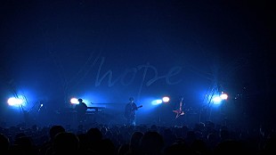 「マカロニえんぴつ、AL『hope』リベンジツアーの「恋人ごっこ」ライブ映像公開」