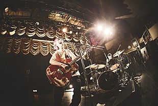 「鈴木実貴子ズ、物販未着＆弦が切れるなどのトラブル乗り越え大団円　自身最大規模ワンマン【危機一発】レポート到着」