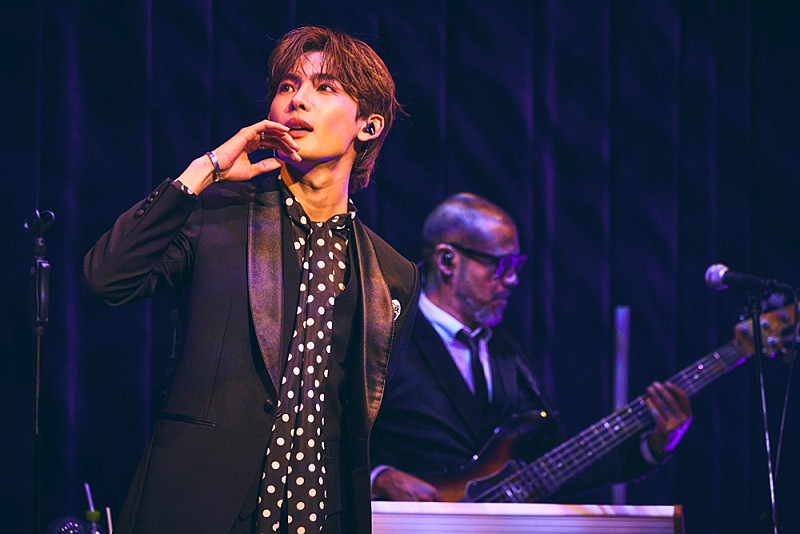 「<ライブレポート>アーティストデビュー5周年を迎えたNOA、クリスマスシーズンに届けた極上の贈り物【The Gift】最終公演」1枚目/8