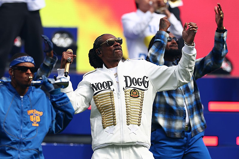 「スヌープ・ドッグ、クリスマスに『Snoop's Holiday Halftime Party』がNetflix配信　ジョージ・クリントンが予告ナレーション」1枚目/1