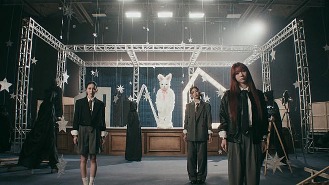 「『IS:SUE (イッシュ) 'Phase' Official MV』」2枚目/7