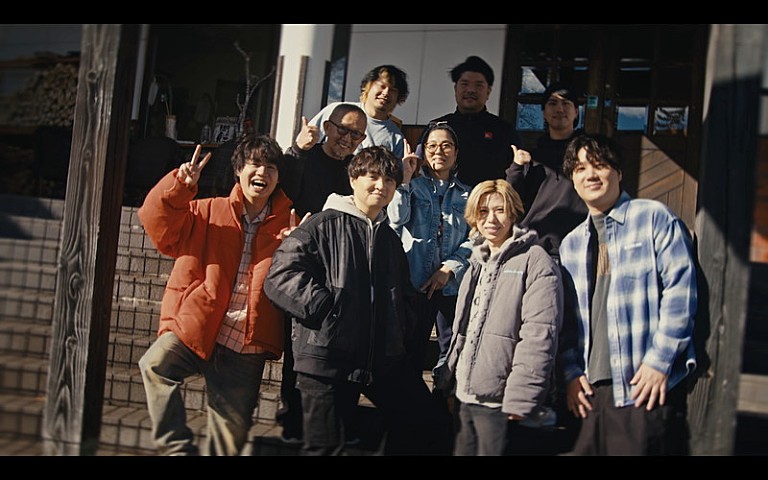 Official髭男dism「Official髭男dism、楽曲＆MV制作の裏側など収めた「Sanitizer」ビハインド映像公開」