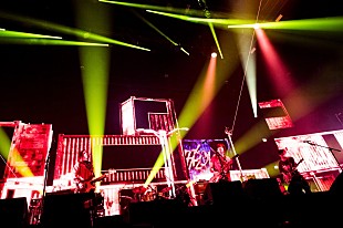 「＜ライブレポート＞MONOEYESが“Firerunners”と作り上げた空間──10周年の感謝を込めた特別ライブを開催」