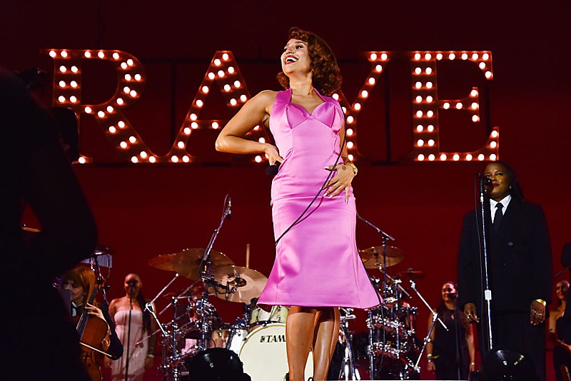 「RAYE、「WHERE IS MY HUSBAND!」で米ビルボード“Hot 100”キャリア最高位を更新」1枚目/1