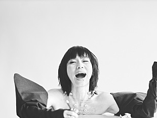 「UA、デビュー30周年記念アルバム『NEWME』より日比谷野音ライブのダイジェスト映像を公開」