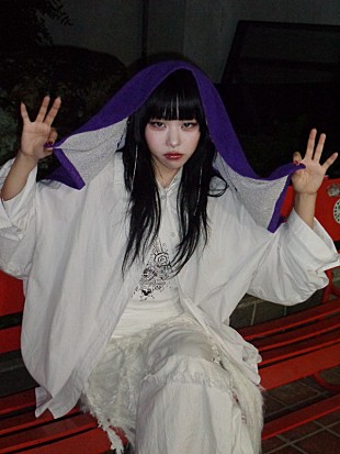 「紫 今、雑誌『装苑』にてファッションコラム「10のアイテムと10のはなし」連載」