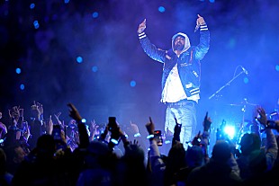 「エミネム、地元デトロイトで全9曲のサプライズ・セット披露」