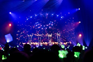 「GRe4N BOYZ、恒例の没入型ライブに幅広い世代が集結　3Dメガネで体験する仕掛けに観客も興奮」