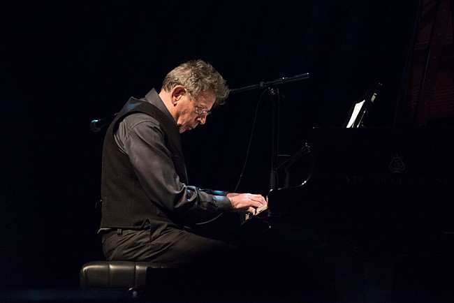 「フィリップ・グラス、ケネディ・センターでの交響曲第15番「Lincoln」世界初演を撤回「価値観が交響曲のメッセージと真っ向から対立」」1枚目/1